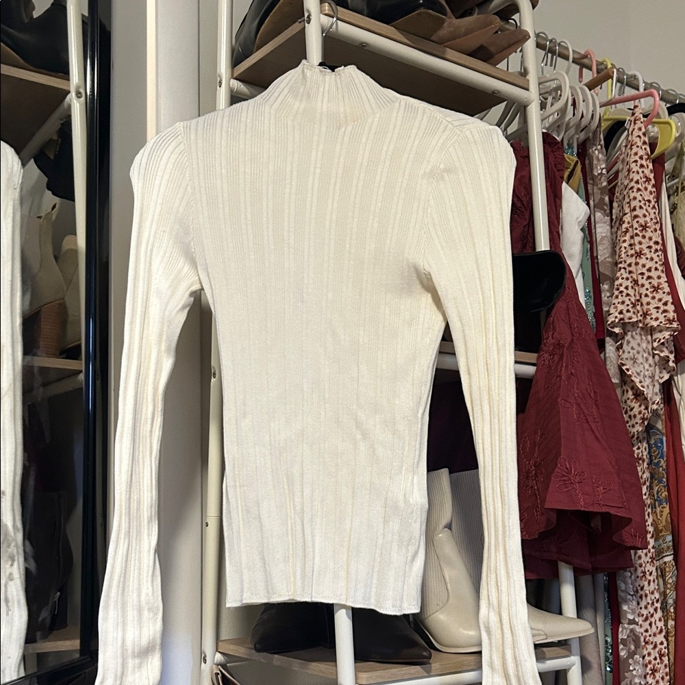 Abercrombie & Fitch White Long Sleeve Top